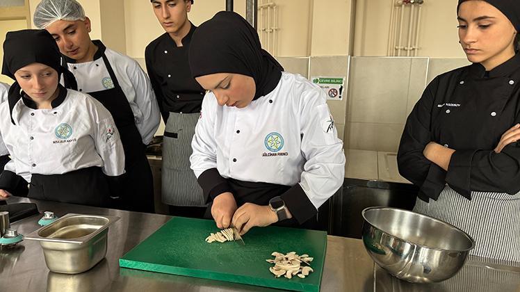 Lise atölyesinden dünya mutfağına açılıyorlar