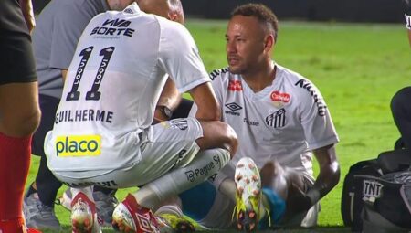 Sakatlanan Neymar, gözyaşlarıyla sahayı terk etti!