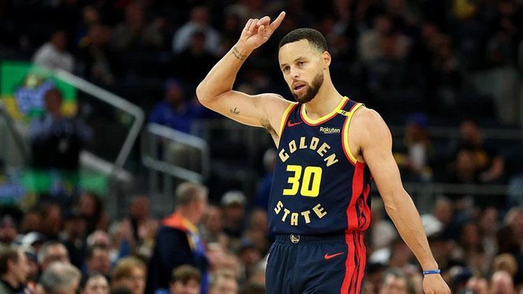 Stephen Curry 52 sayıyla tarihe geçti!