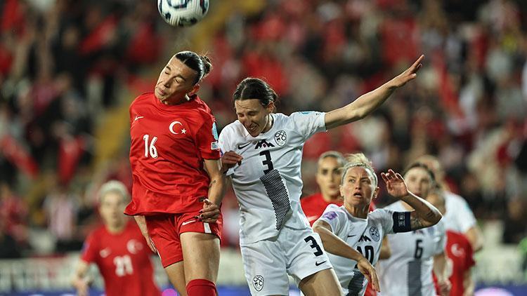 Ulusal Bayan Futbol Ekibi, Slovenya karşısında mağlup!