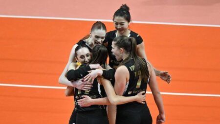 Vakıfbank final serisinde öne geçti! Fenerbahçe Medicana 4 sette kaybetti