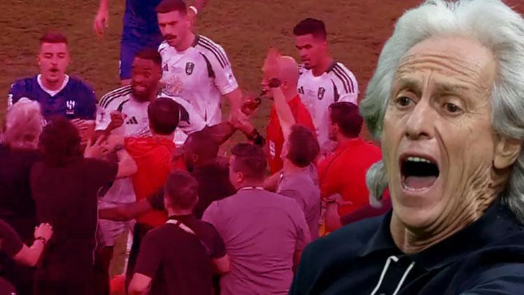 Al Ahli olaylı maçta finale yükseldi! Merih Demiral Al-Hilal yedek kulübesiyle tartıştı, Jorge Jesus ortaya girdi