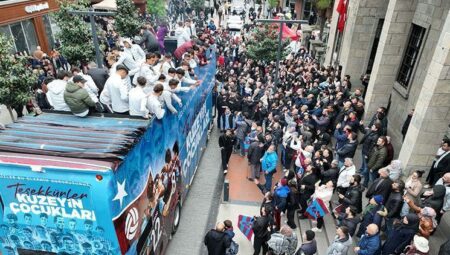 Avrupa ikincisi Trabzonspor U19 Kadrosu’na coşkulu karşılama!