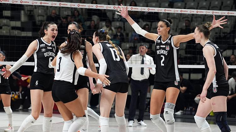 Beşiktaş Bayan Voleybol Kadrosu’nda 15 oyuncuyla yollar ayrıldı