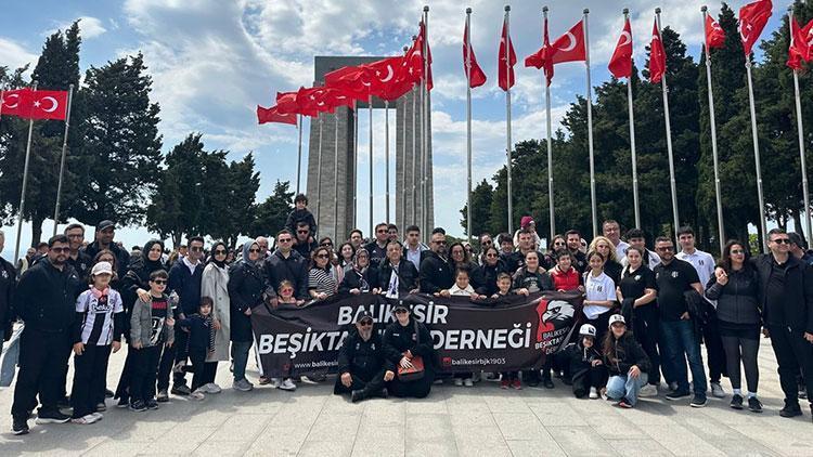 Beşiktaş taraftarları Çanakkale Şehitler Abidesi’ni ziyaret etti