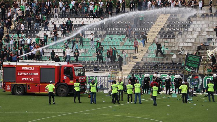 Denizlispor birinci kere amatöre düştü, taraftar stadı yaktı!