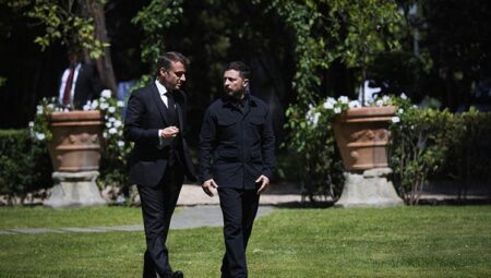 Macron ve Zelenski Roma’da bir ortaya geldi: ‘Ukrayna şartsız ateşkese hazır’