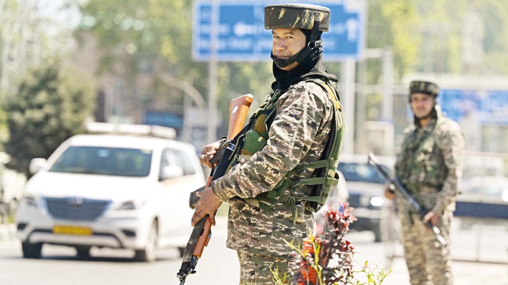 Pakistan, Hindistan’a karşı teyakkuzda