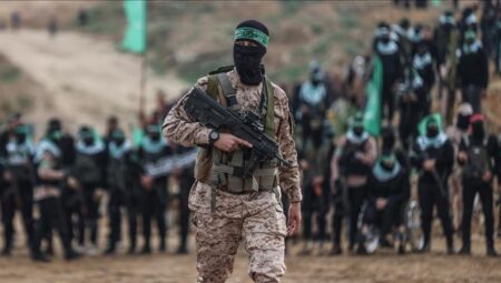 Son dakika… Hamas: “Tek seferde yapılacak esir takası ve 5 yıllık bir ateşkes için hazırız”