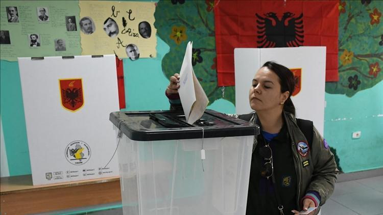 Arnavutluk Genel Seçimleri’nde oy sayım süreci başladı: Birinci sonuçlar geldi