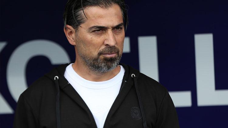 Çaykur Rizespor Teknik Yöneticisi İlhan Palut: ‘Yarış tüm süratiyle devam ediyor’