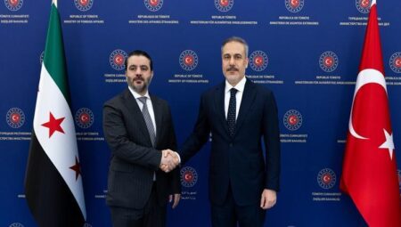 Dışişleri Bakanı Hakan Fidan, Suriyeli mevkidaşı Şeybani ile bir ortaya geldi