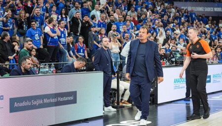 Ergin Ataman’dan Anadolu Efes taraftarları için olay sözler! ‘Bizim taraftarımız hürmet duymayı daha uygun biliyor’