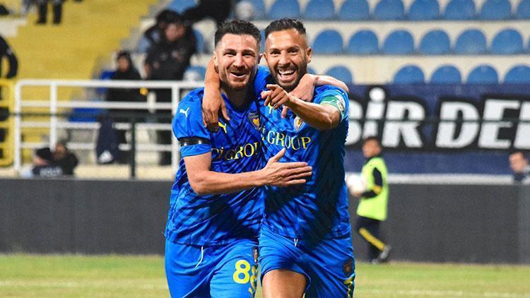 Eski Galatasaraylı Yasin Öztekin Bucaspor’da rekor kırdı