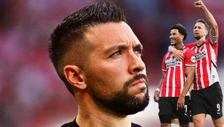 Farioli’nin Ajax’ı şokta! 9 puan geriden gelen PSV şampiyon olabilir!