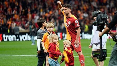 Galatasaray’da maç sonu 3’lüsü Mertens ve Muslera’dan!