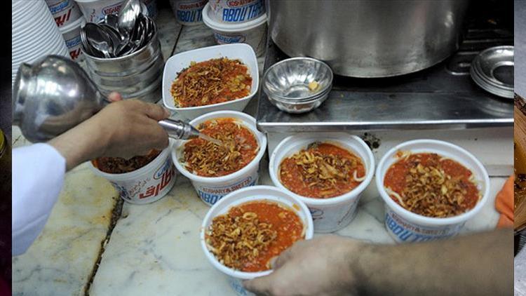 Hindistan’da okul yemeğinde meyyit yılan skandalı: 100’den fazla çocuk zehirlendi