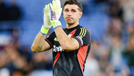 İsmi Fenerbahçe ile anılan Emiliano Martinez’den maç sonu ‘veda’ gözyaşları!