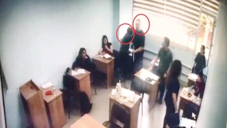 Kurstaki öğrenciye bıçaklı akın