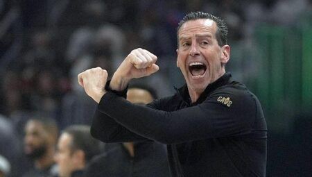 NBA’de dönemin hocası Kenny Atkinson oldu