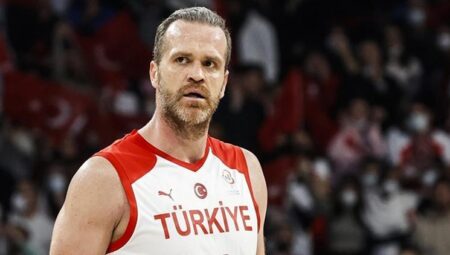Oğuz Savaş, etkin basketbol mesleğini noktaladı
