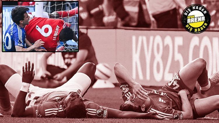 Premier Lig’de dehşetli sakatlık: Direğe çarptı bağırsakları yırtıldı, yıldız futbolcu komada!