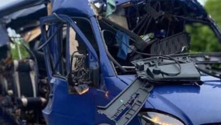 Rusya, hareket halindeki otobüsü vurdu: 9 meyyit 4 yaralı