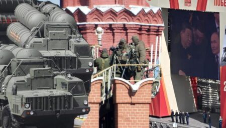 Rusya’da görkemli merasim: Putin’den Batı’ya gözdağı