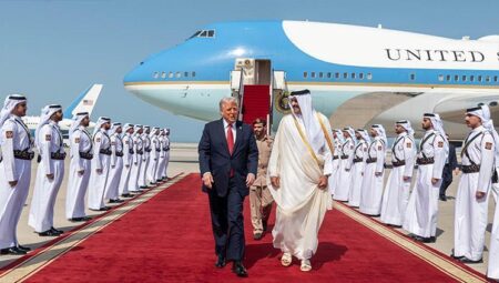 Trump’a Katar’da görkemli karşılama