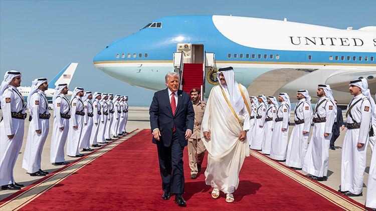 Trump’a Katar’da görkemli karşılama