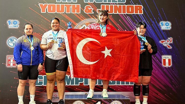 Ulusal halterci Fatmagül Çevik, gençler dünya şampiyonu oldu