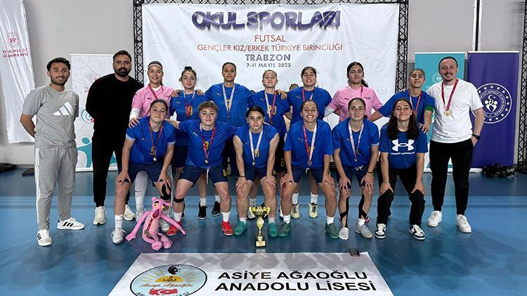 Asiye Ağaoğlu Anadolu Lisesi Kız Futsal Ekibi, dünya kupası yolcusu