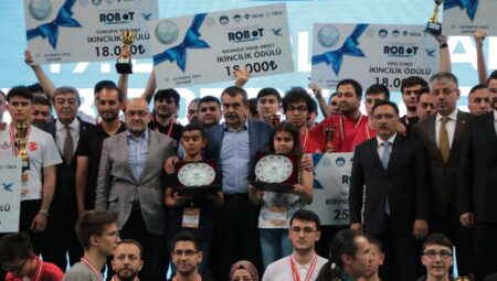 Bakan Tekin: Bilgiyi beceriye dönüştürmek istiyoruz… Aktifliğin canlı yayını Demirören MTAL’den