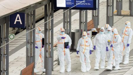 Hamburg garında bıçaklı akın: 18 yaralı