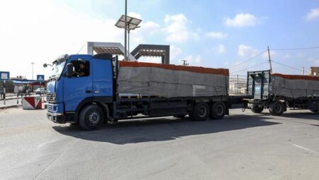 İsrail: Gazze’ye 107 yardım tırı girdi