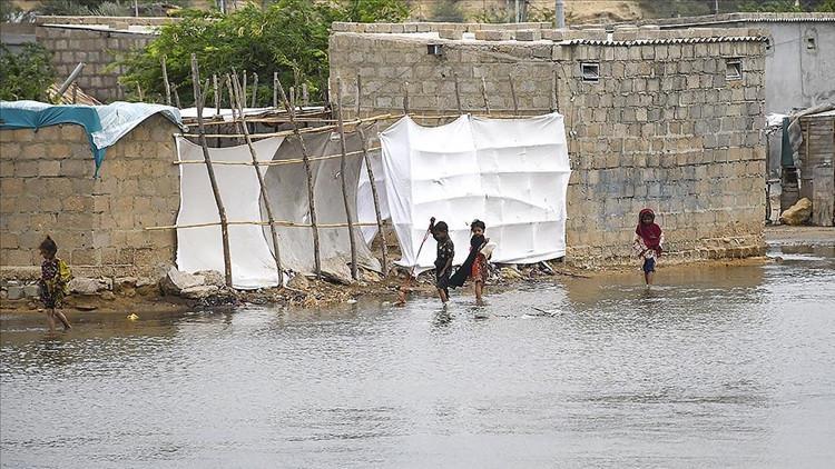 Pakistan’daki fırtınada binalar çöktü: 18 kişi hayatını kaybetti