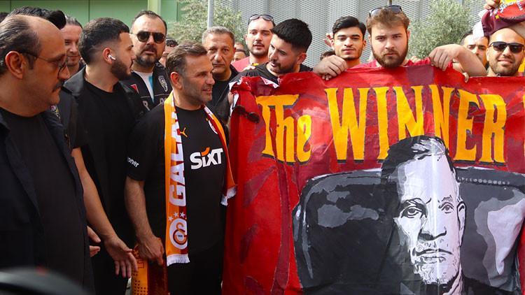 Şampiyon Galatasaray, İzmir’de coşkuyla karşılandı!
