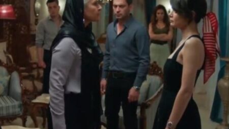 UZAK KENT SON KISIM FULL HD İZLEME EKRANI (19 Mayıs 2025 Pazartesi) || Uzak Kent 26. son kısımda Alya’yı sarsan gerçek ortaya çıktı: ‘Mine gebe…’ İşte Uzak Kent yeni kısım fragmanı!