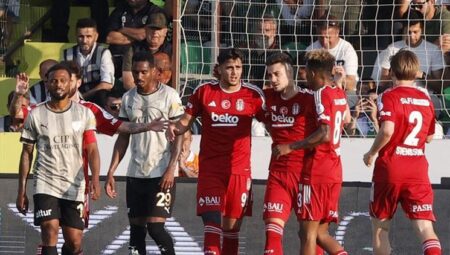 18’lik Mustafa Hekimoğlu’nun 1000. gol gururu!