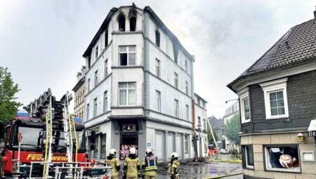 Almanya’da can pazarı… Yan yana 3 bina kundaklandı