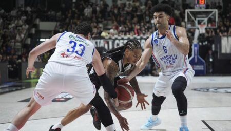 Anadolu Efes, Beşiktaş’ı deplasmanda devirdi!