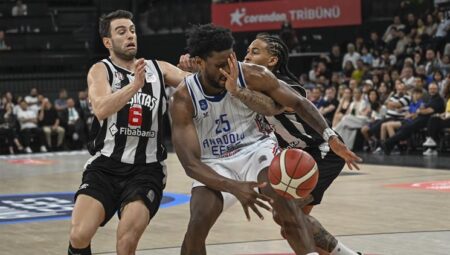 Anadolu Efes seride öne geçti! Beşiktaş…