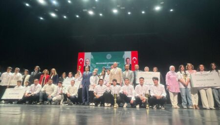 Aşçılık öğrencileri yarıştı…Birinciliği kırmızı pancarlı, cevizli tarhana aldı