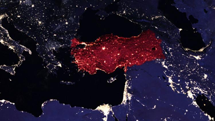 Avrupa ile Asya ortasında yükselen güç Türkiye: İnce ipte ustalıkla yürüyor