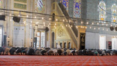 Bayram namazının kazası olur mu? Kurban Bayramı namazını kaçıran, yetişemeyen ne yapmalı?