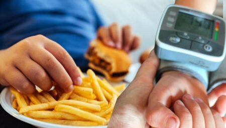 Çocukların kalbi alarm veriyor, hipertansiyon gizlice ilerliyor