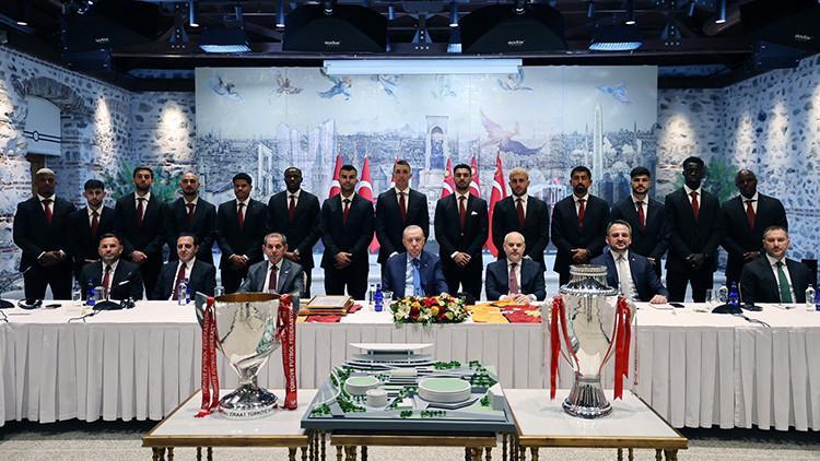 Cumhurbaşkanı Erdoğan şampiyon Galatasaray’ı kabul etti