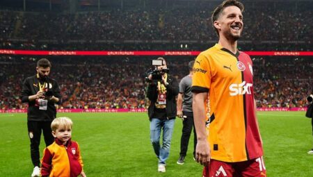 Dries Mertens’ten ayrılık sözleri: ‘Gideceğimizi Ciro’ya nasıl açıklayacağımı bilmiyorum!’