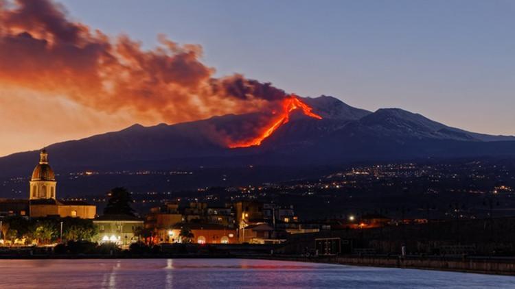 Etna Yanardağı nerede, hangi ülkededir? Etna Yanardağı en son ne vakit patladı?