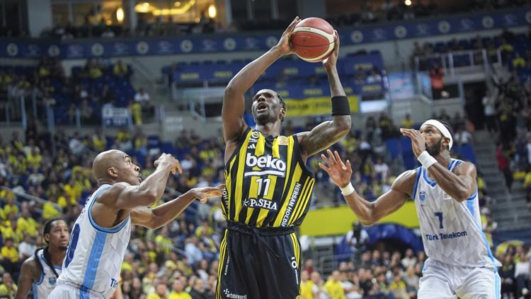Fenerbahçe Beko, Türk Telekom’u farklı yendi!